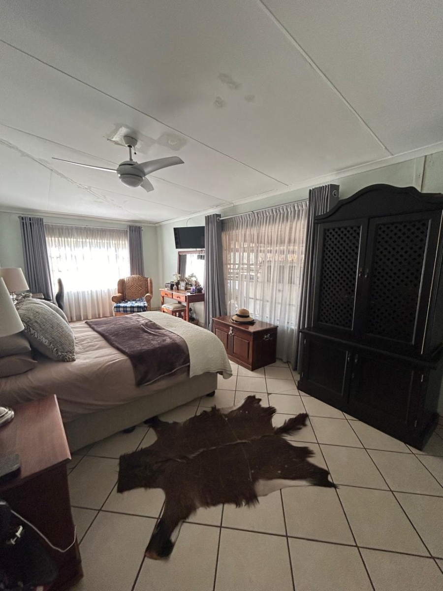 8 Bedroom Property for Sale in Swartruggens North West